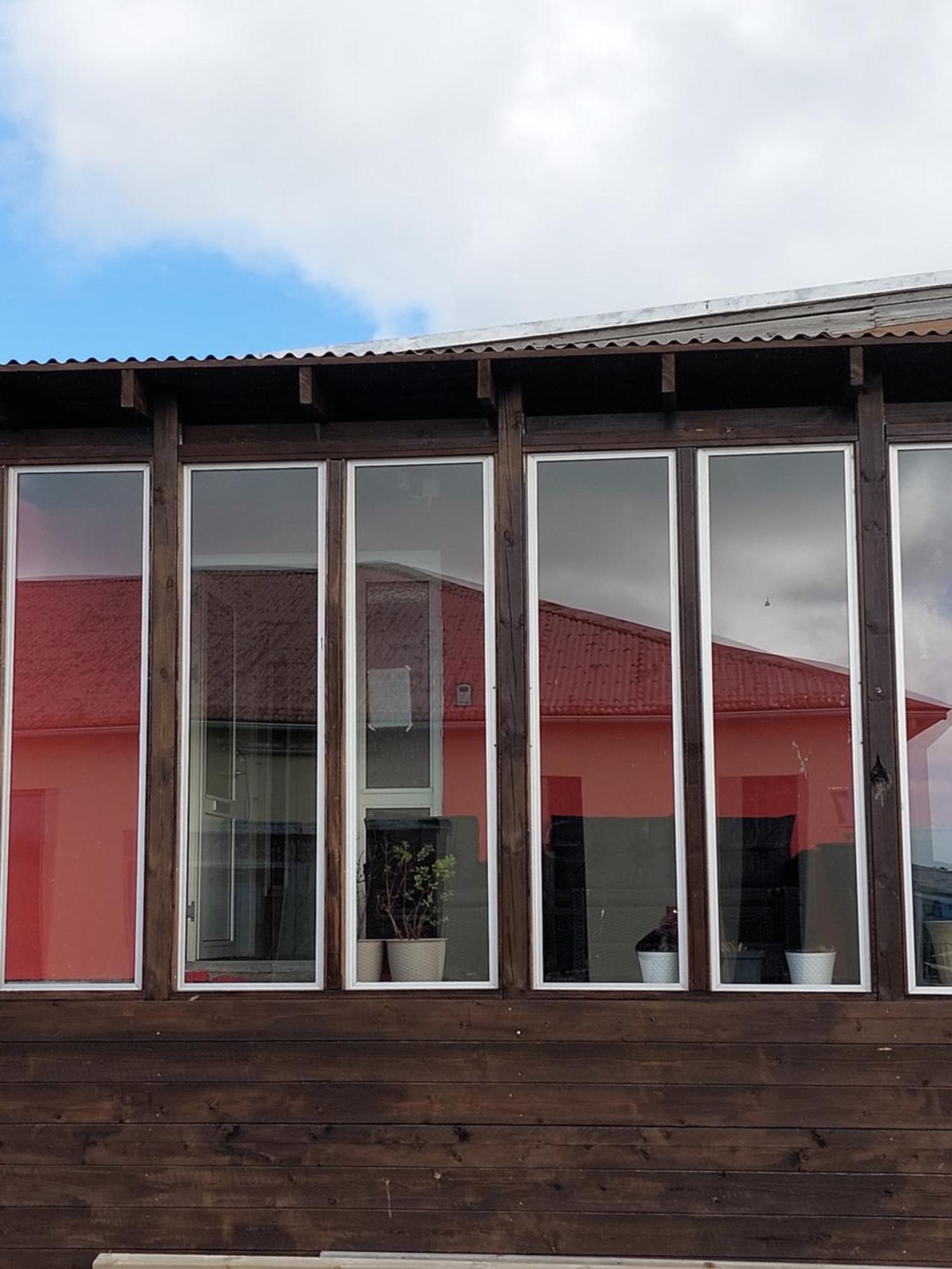 The Red House Near The Sea Apartment Njarthvik Room photo